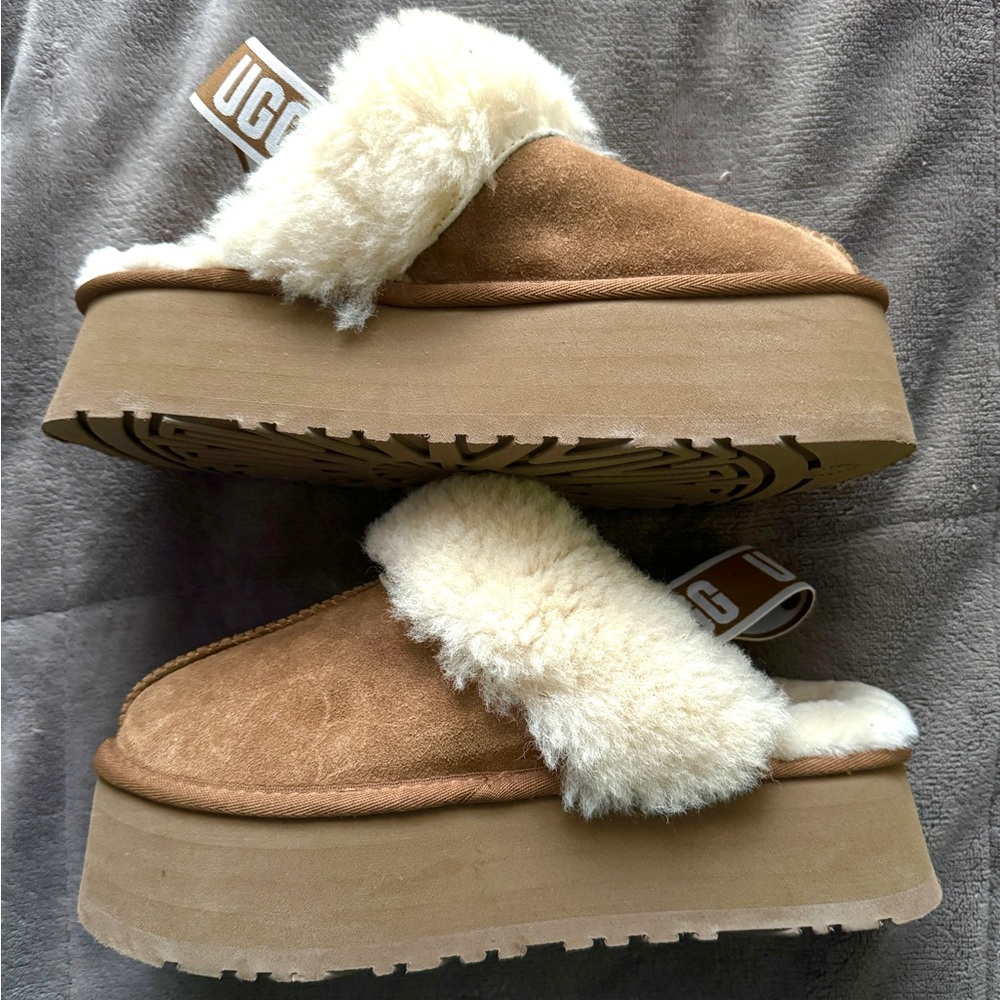 UGG Funkette Platform Slippers